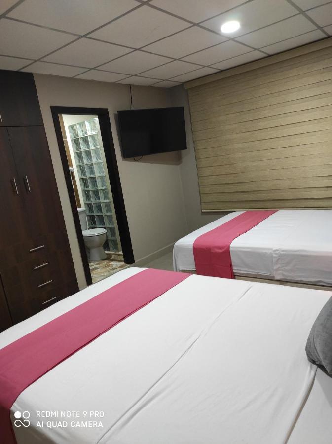 Royalinn Guayaquil Luaran gambar