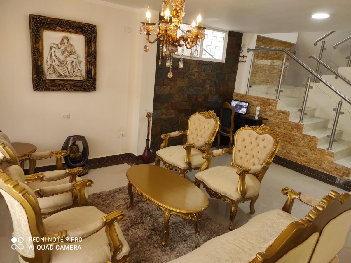 Royalinn Guayaquil Luaran gambar
