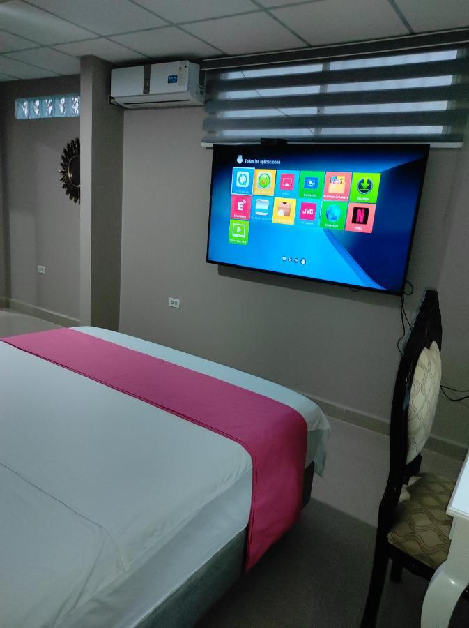 Royalinn Guayaquil Luaran gambar