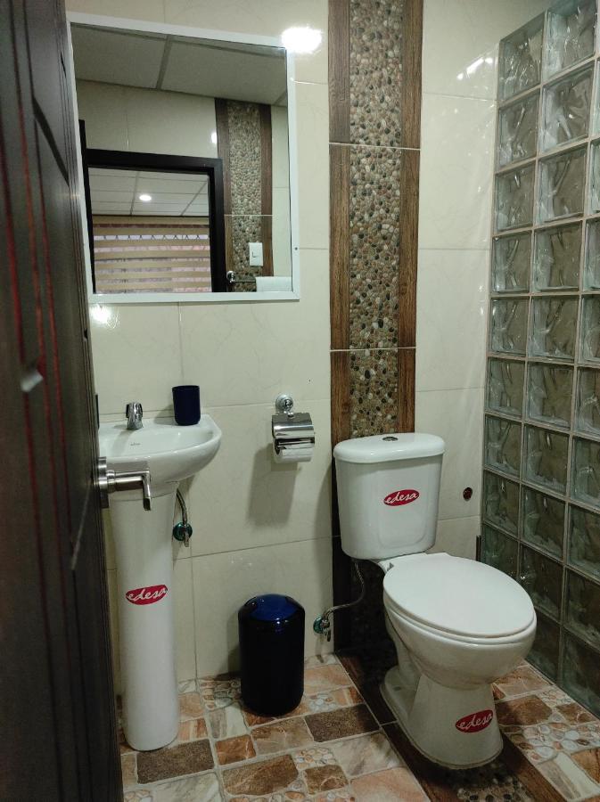 Royalinn Guayaquil Luaran gambar