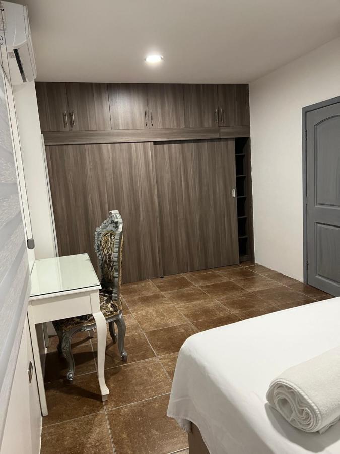 Royalinn Guayaquil Luaran gambar